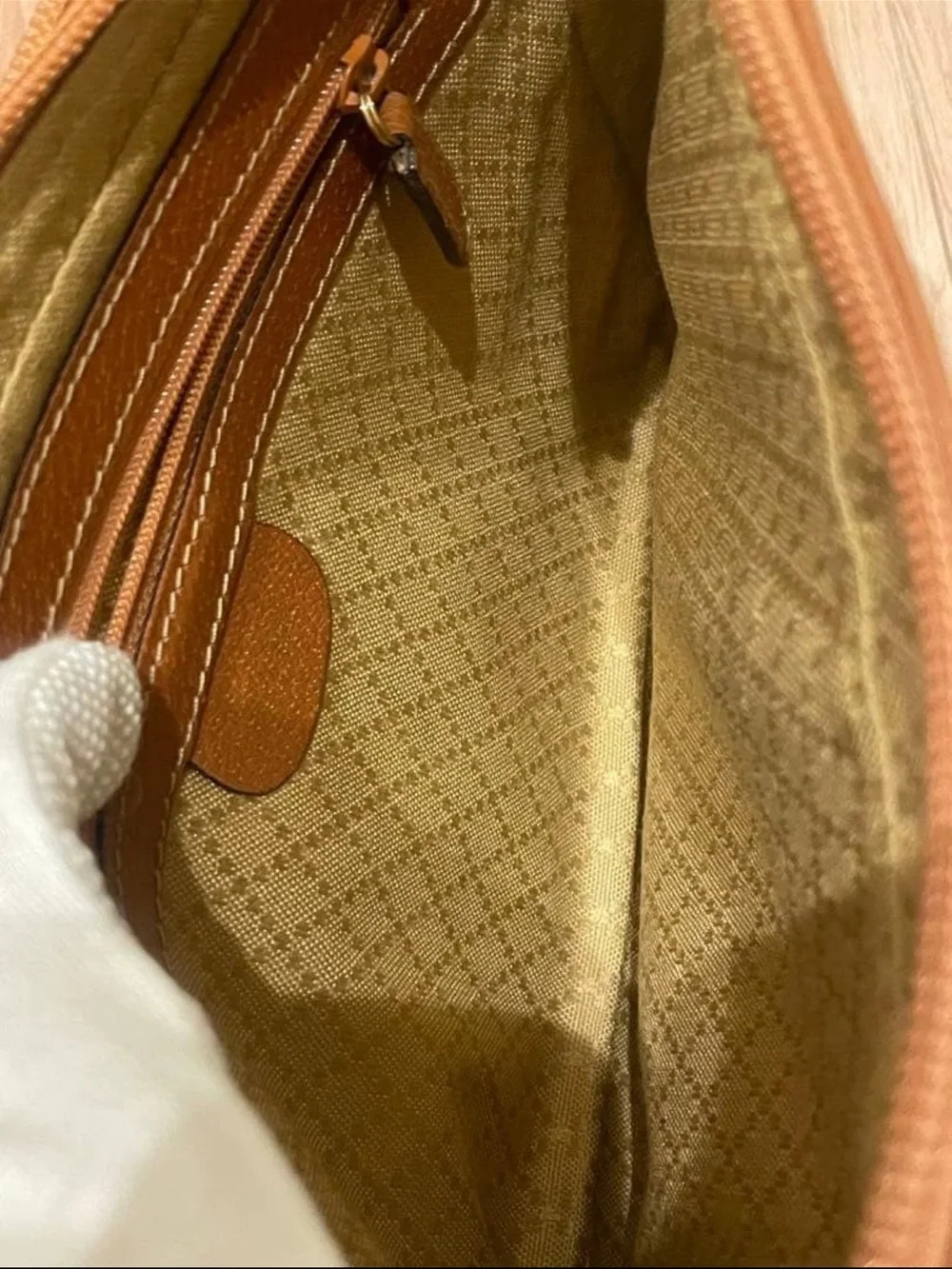 Gucci Tan Leather Wristlet Clutch